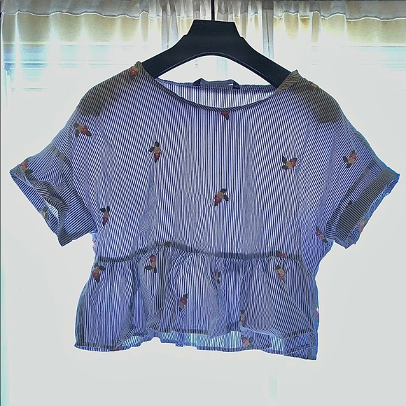 Cropped blue and white shirt - Picture 3 of 3